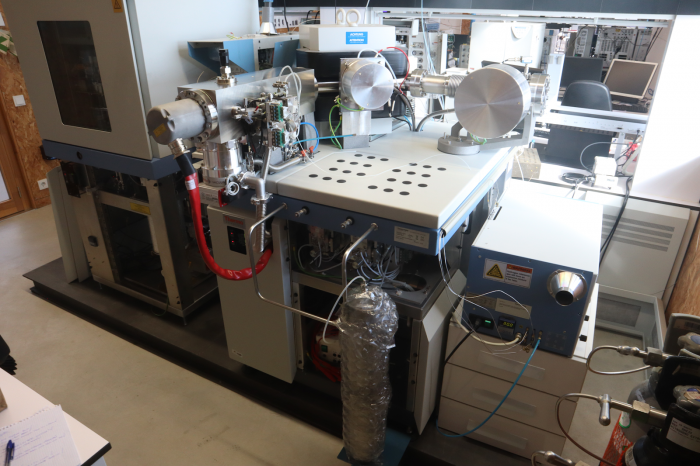 Carbonate and gas isotopes